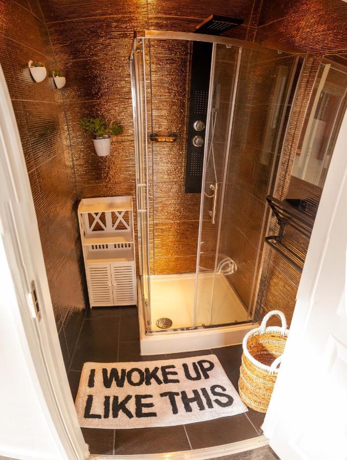 Opulent 1 Bedroom Cosy Suite Бирмингем Экстерьер фото