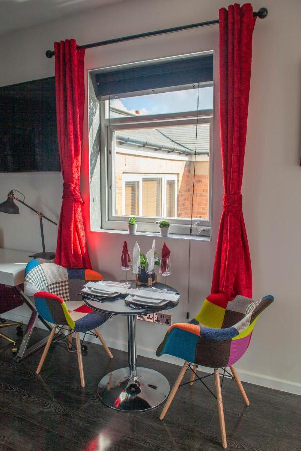 Opulent 1 Bedroom Cosy Suite Бирмингем Экстерьер фото